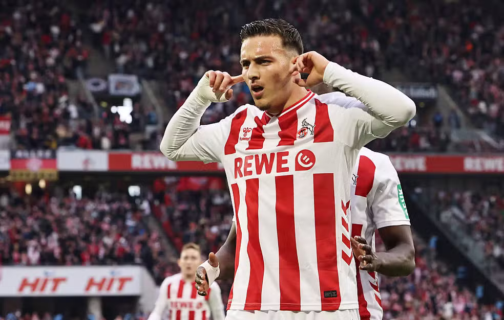 El Mala marcou o gol do Colônia no empate contra o Augsburg, pela Bundesliga 2025/2026. Foto: Divulgação/Getty Images.
