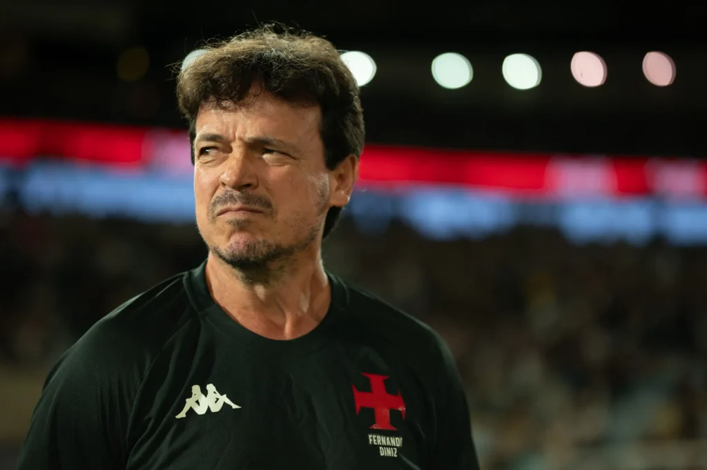 Fernando Diniz reencontrará o Vasco após saída conturbada da Colina