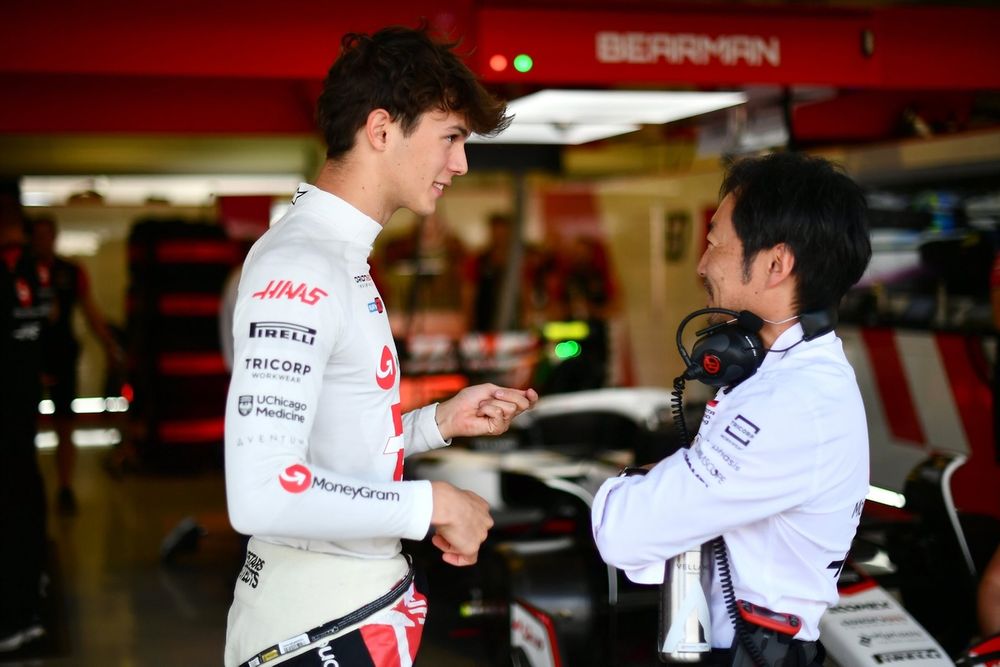 Komatsu elogia Bearman e não teme a saída dele para a Ferrari