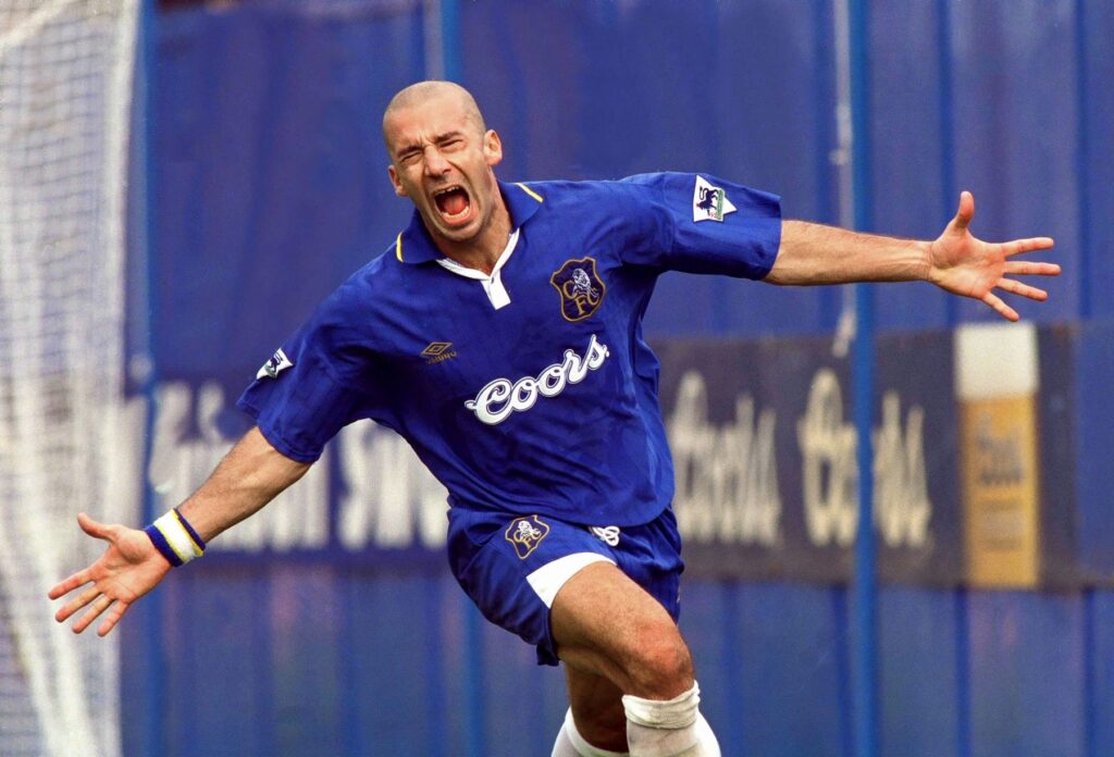 Gianluca Vialli no Chelsea. Foto: Reprodução/These Football Times.