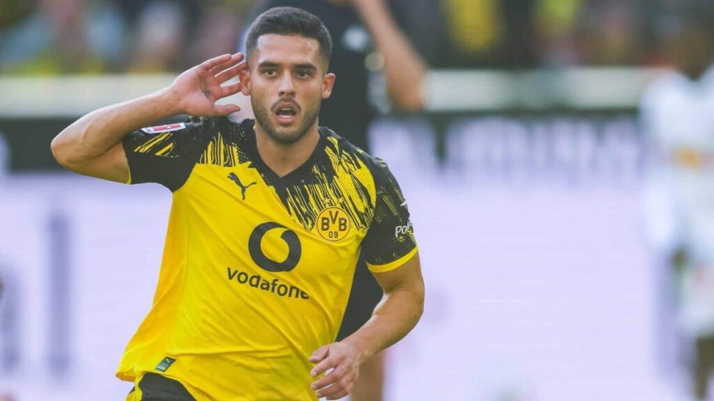 Yan Couto comemora o gol com a camisa do Dortmund. Foto: Divulgação/Imago