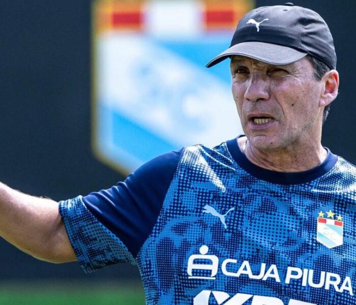 Zé Ricardo comanda treino no Sporting Cristal. Foto: Divulgação/Club Sporting Cristal