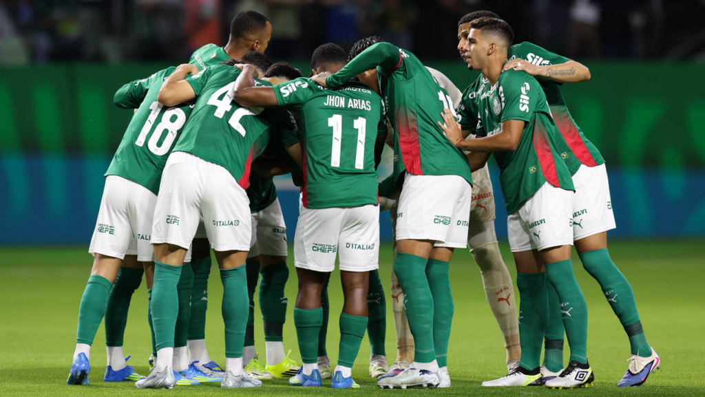 Palmeiras terá de perseguir o Flamengo em uma reta final com clássicos, concorrentes e armadilhas