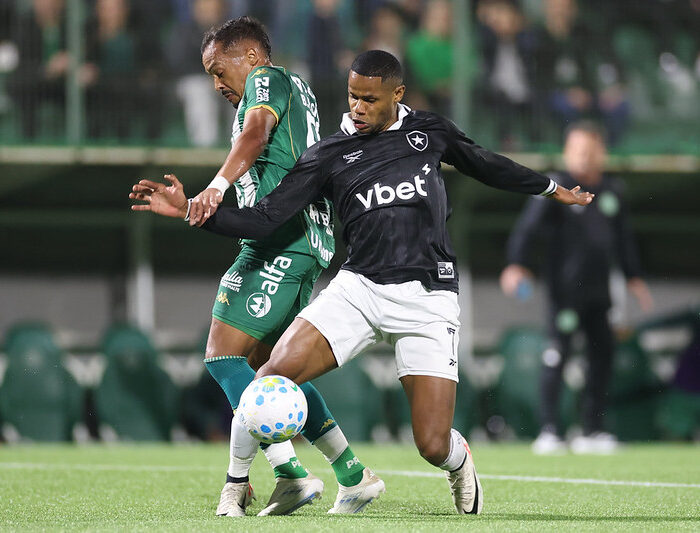 Chapecoense vence Botafogo pela Copa do Brasil