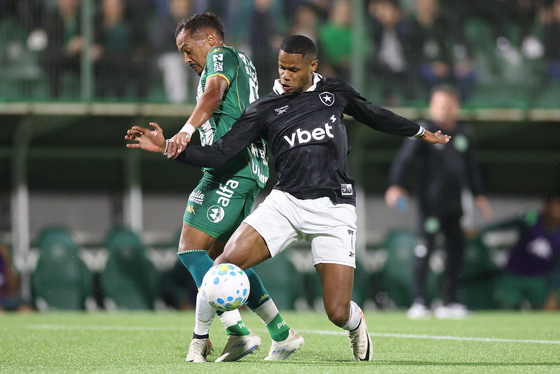 Chapecoense vence Botafogo pela Copa do Brasil