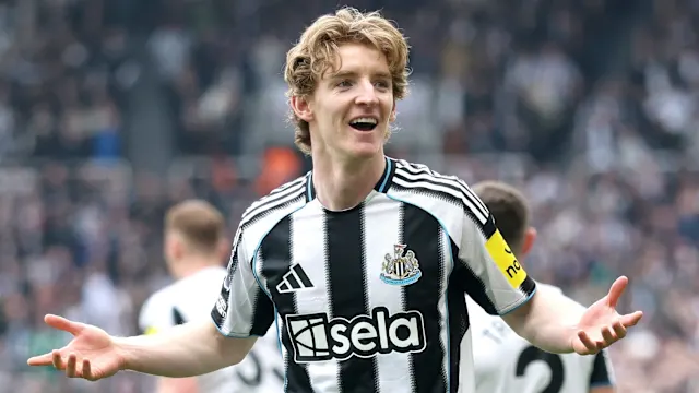 Anthony Gordon, Newcastle, Barcelona