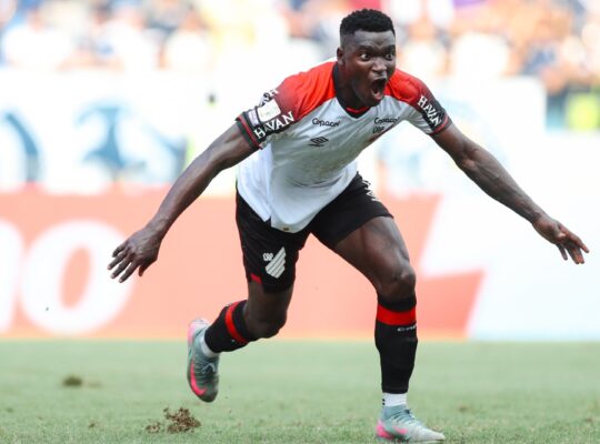 Kevin Viveros, Athletico Paranaense