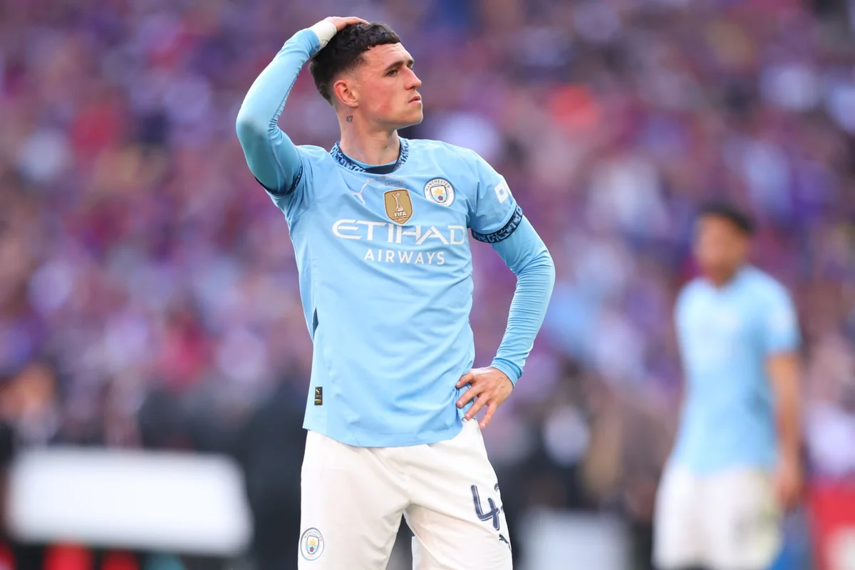 Phil Foden fora Copa do Mundo