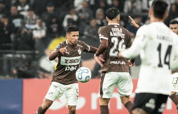 Platense vence Corinthians na Neo Química Arena