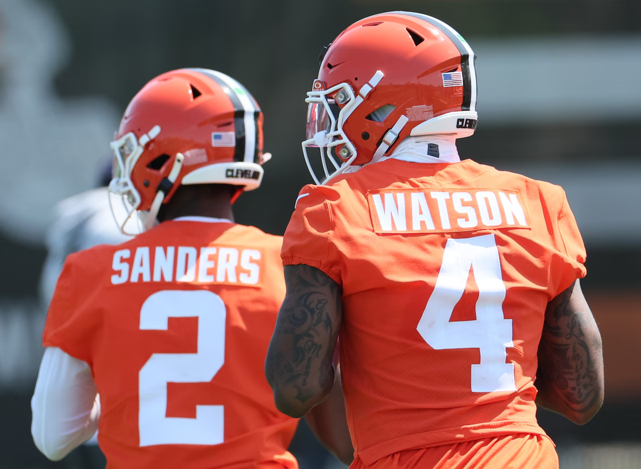 Shedeur Sanders e Deshaun Watson (Foto: John Kuntz, cleveland.com)