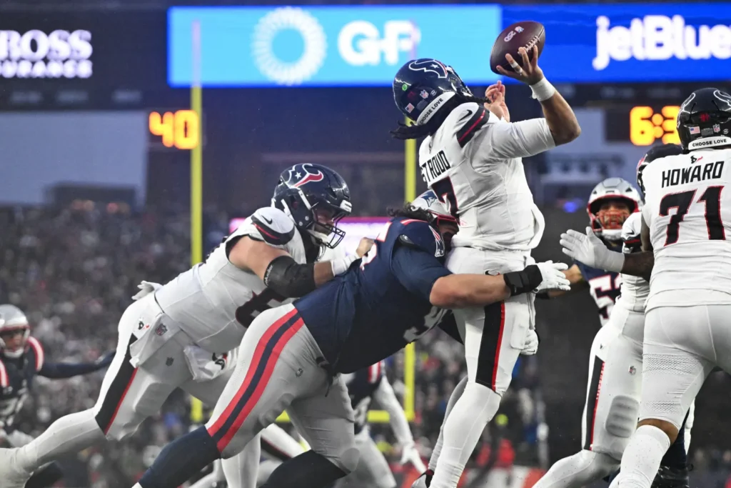 CJ Stroud deixou uma péssima impressão na eliminação dos Texans para os Patriots na última temporada