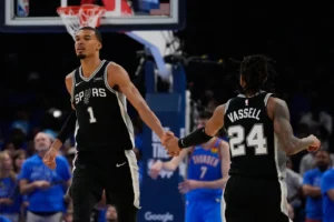 Spurs vencem Thunder.
