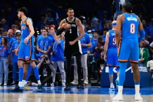 Spurs vencem Thunder.