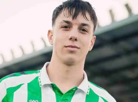 Paco Esteban, Lecce, Real Betis