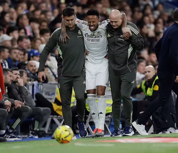 Éder Militão lesionado