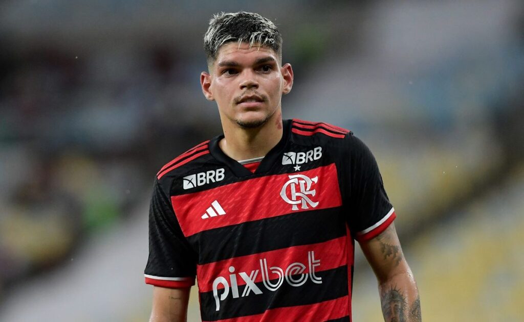 Ayrton Lucas, Flamengo