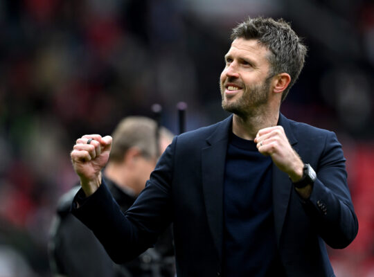 Michael Carrick vibra a vitória do Manchester United. Foto: Shaun Botterill/Getty Images
