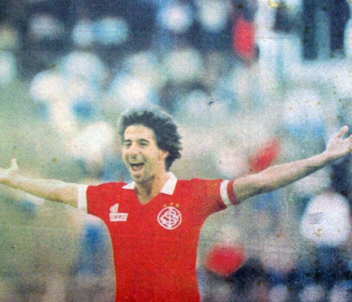 Mauro Galvão com a camisa do Internacional, clube que o revelou. Foto: Reprodução/Portal do Colorado