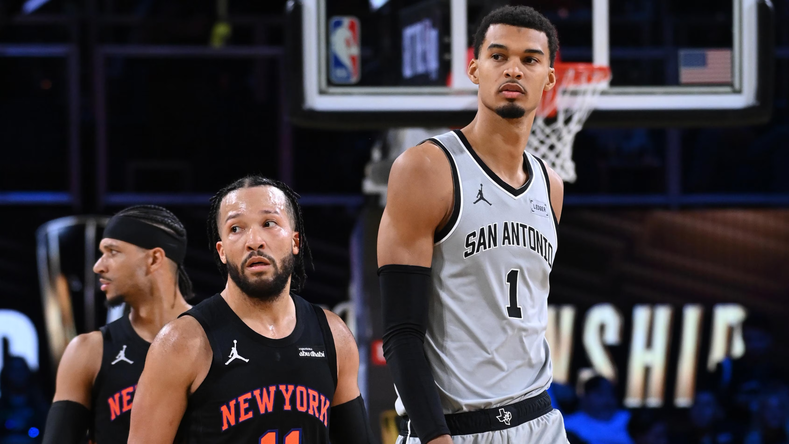 Jalen Brunson e Victor Wembanyama (Foto: Getty Images)