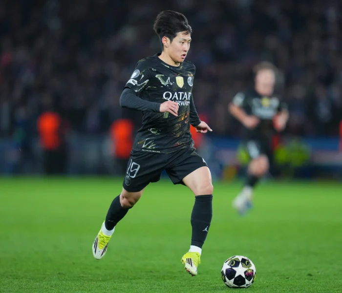 Lee Kang-In pelo Paris Saint-Germain