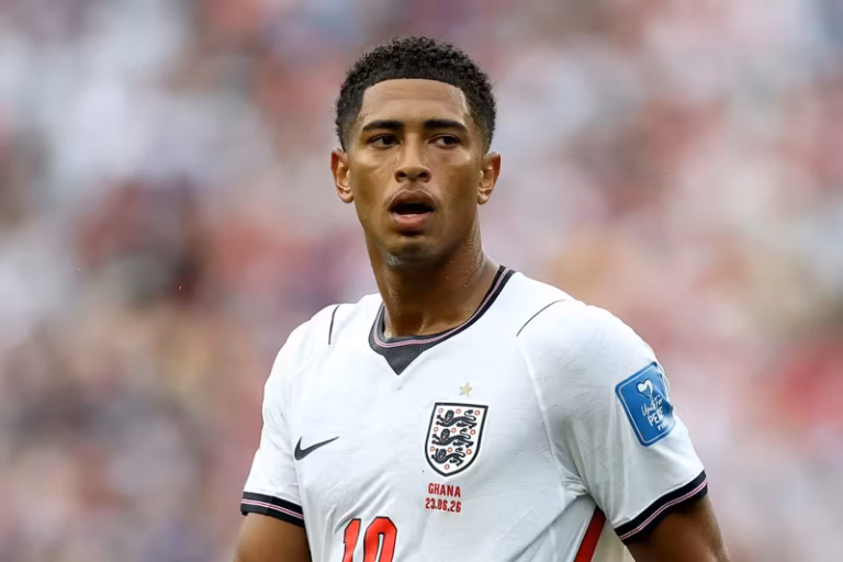 Jude Bellingham assume o protagonismo e mantém vivo o sonho da Inglaterra na Copa do Mundo
