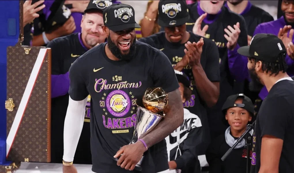 LeBron James nos Lakers: Uma carreira digna do Hall da Fama