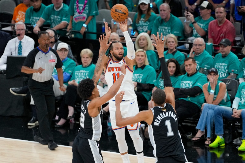 Brunson tem que ser explorado pelos Spurs no Jogo 2