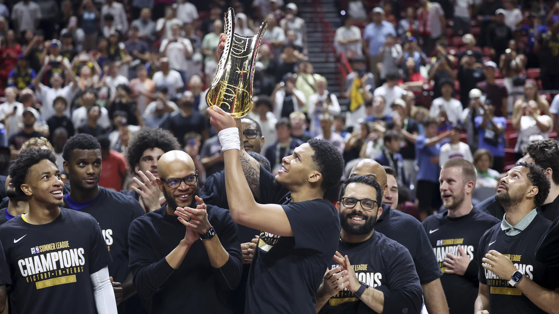 Warriors campeões.