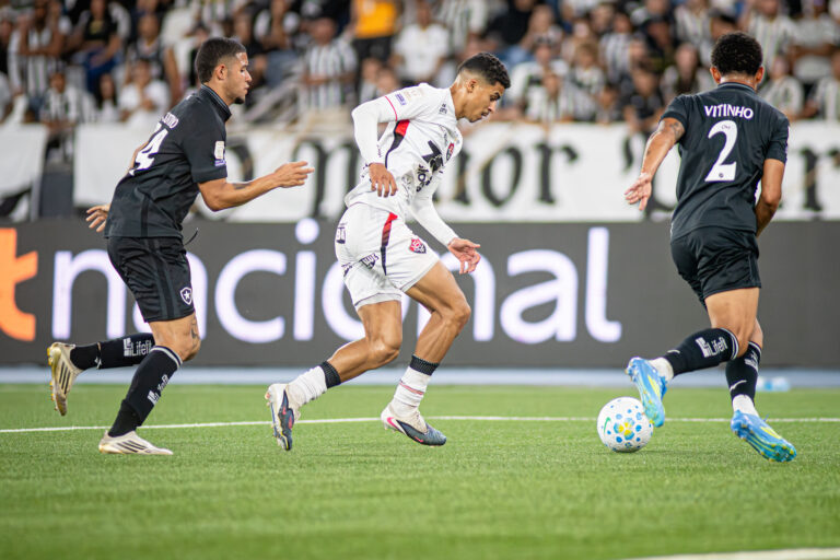 Identidade do Vitória aparece novamente; por que time é tão competitivo sob o comando de Jair Ventura?