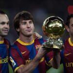 Iniesta, Messi, Xavi, Barcelona. Foto: Reprodução/Claudio Chaves/Mundo Deportivo.