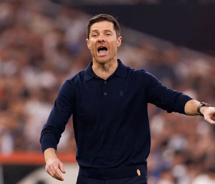 Chelsea - Xabi Alonso