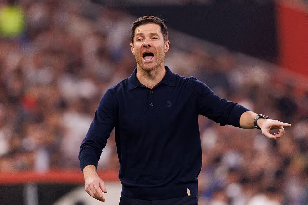 Chelsea - Xabi Alonso