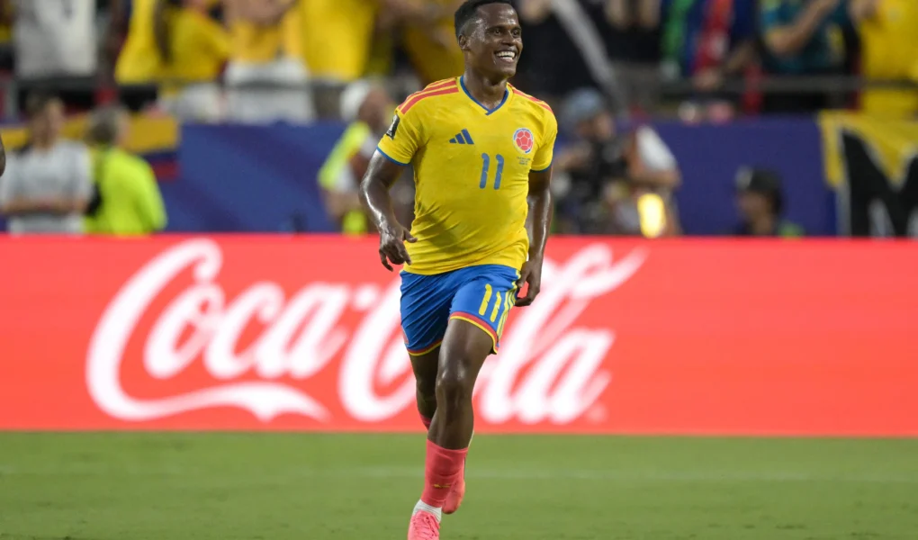 Colômbia vence Gana com gol de Jhon Arias
