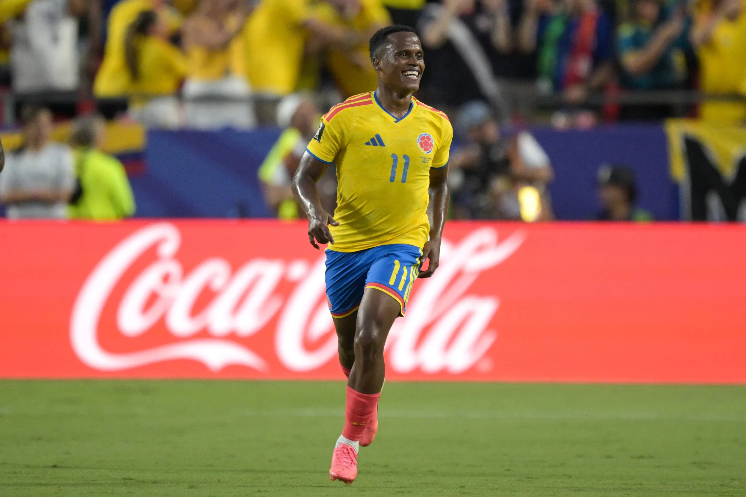Colômbia vence Gana com gol de Jhon Arias