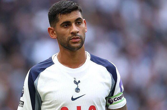 Cristian Romero jogando pelo Tottenham