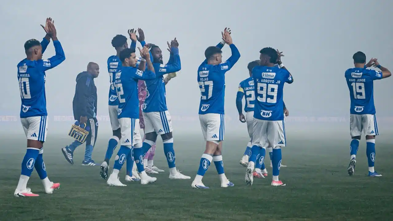 Cruzeiro vence o Coritiba no Couto Pereira