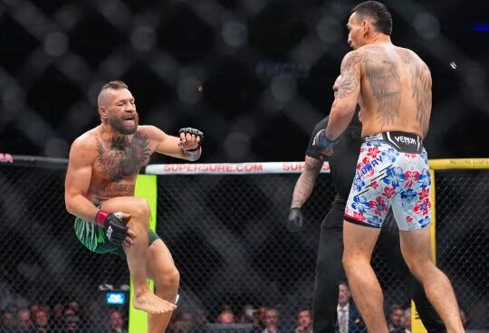 Conor McGregor foi derrotado por Max Holloway