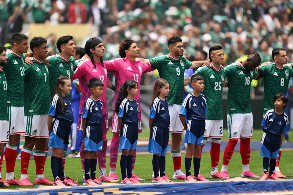 México e suas chuteiras rosas