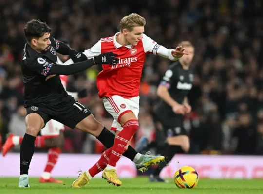 Odegaard - futebol pelo Arsenal