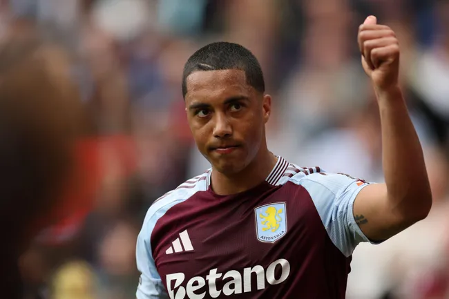 tielemans aston villa manchester united