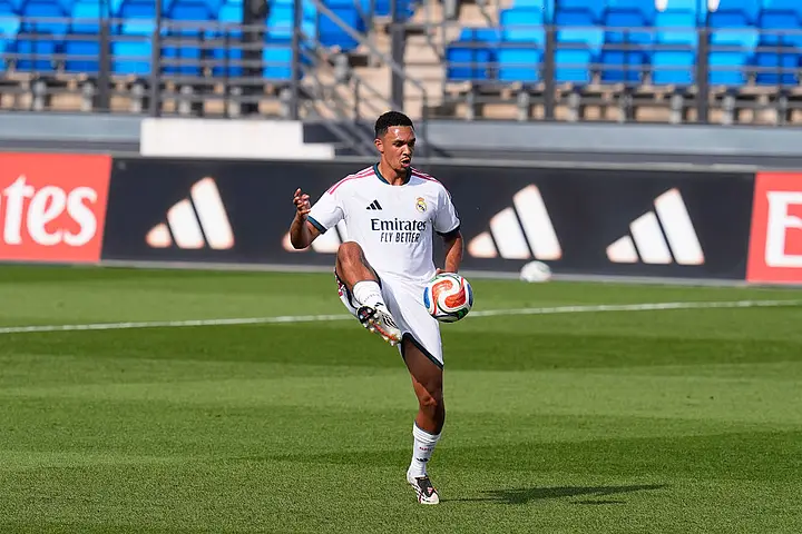 Real Madrid - Alexander Arnold