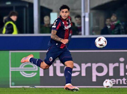 Roma contrata Santiago Castro