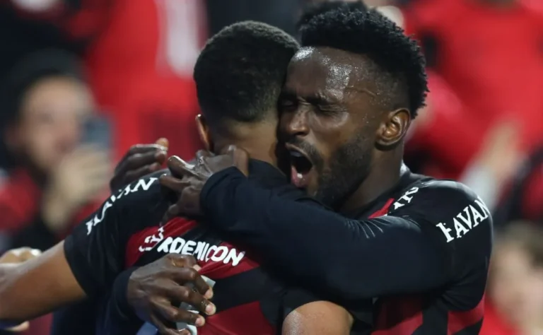 Athletico-PR x Vitória: Análise Estatística e Cenários para as Oitavas da Copa do Brasil