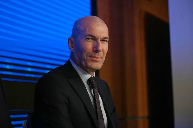 Zinedine Zidane é o novo treinador da França