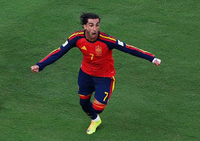 Ferran Torres comemorando o gol contra a Argentina