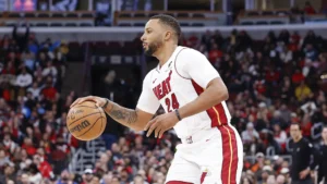 Powell nos Bulls.