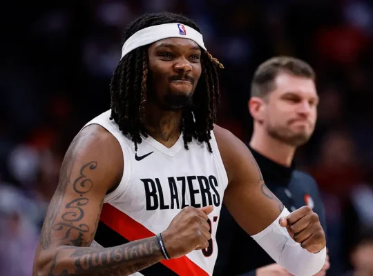 Blazers renovam com Williams.