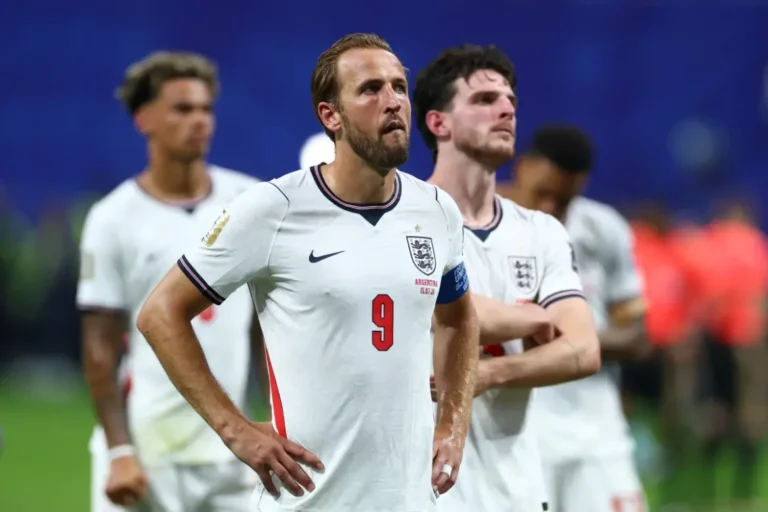 Por que a Inglaterra sofre tanto contra as melhores seleções do mundo? Confira