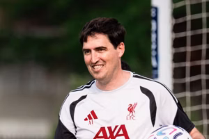 Liverpool ainda não aguenta o ritmo de Iraola? Técnico faz alerta antes da temporada; confira