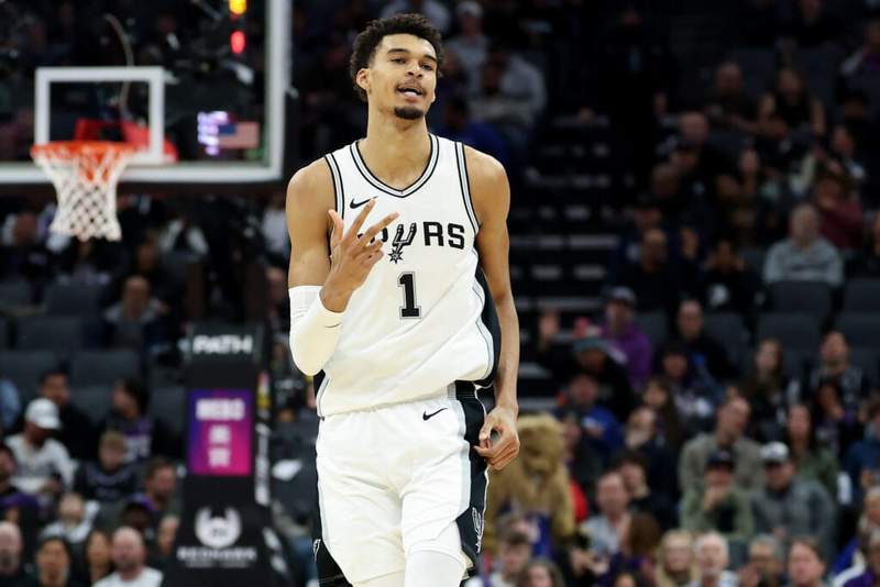 Victor Wembanyama assina extensão máxima de 5 anos e US$ 252 milhões com os Spurs